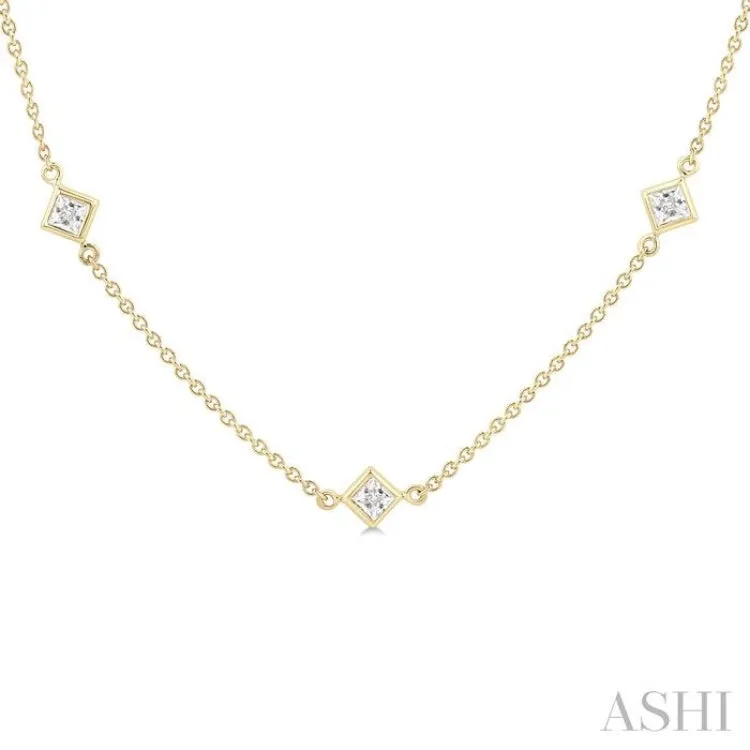 1 1/2 ctw Princess Cut Diamond Fashion Necklace in 14K Yellow Gold