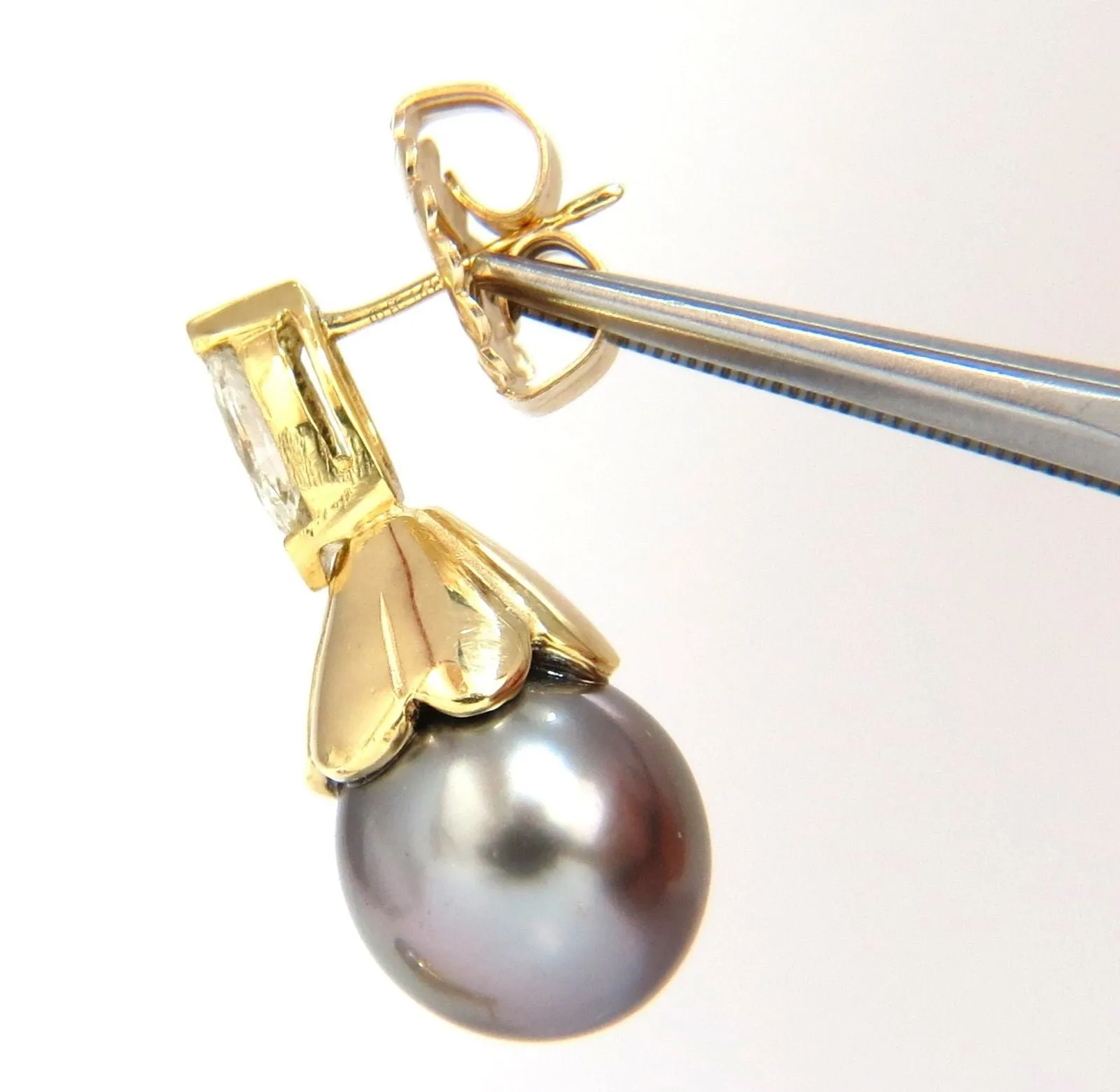 10mm natural tahitian pearl & .80ct diamonds drop cap earrings 14kt.