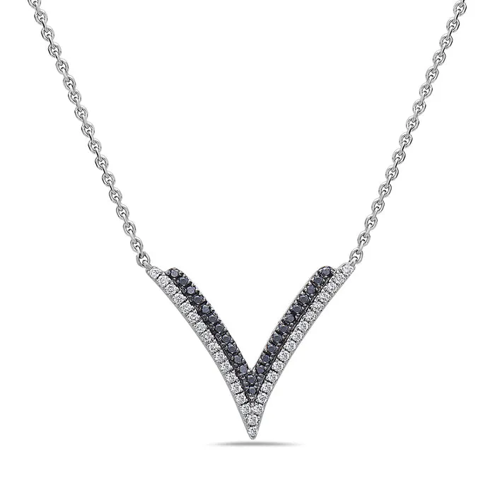 18K White Natural Diamond 17 inch Necklace