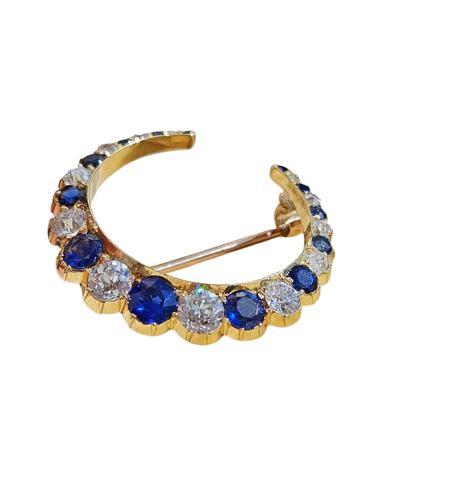 1900s Edwardian English GIA 3.0ctw Royal Blue Unheated Sapphires & Old Cut Diamonds Crescent Moon 14K Yellow Gold Brooch Pin