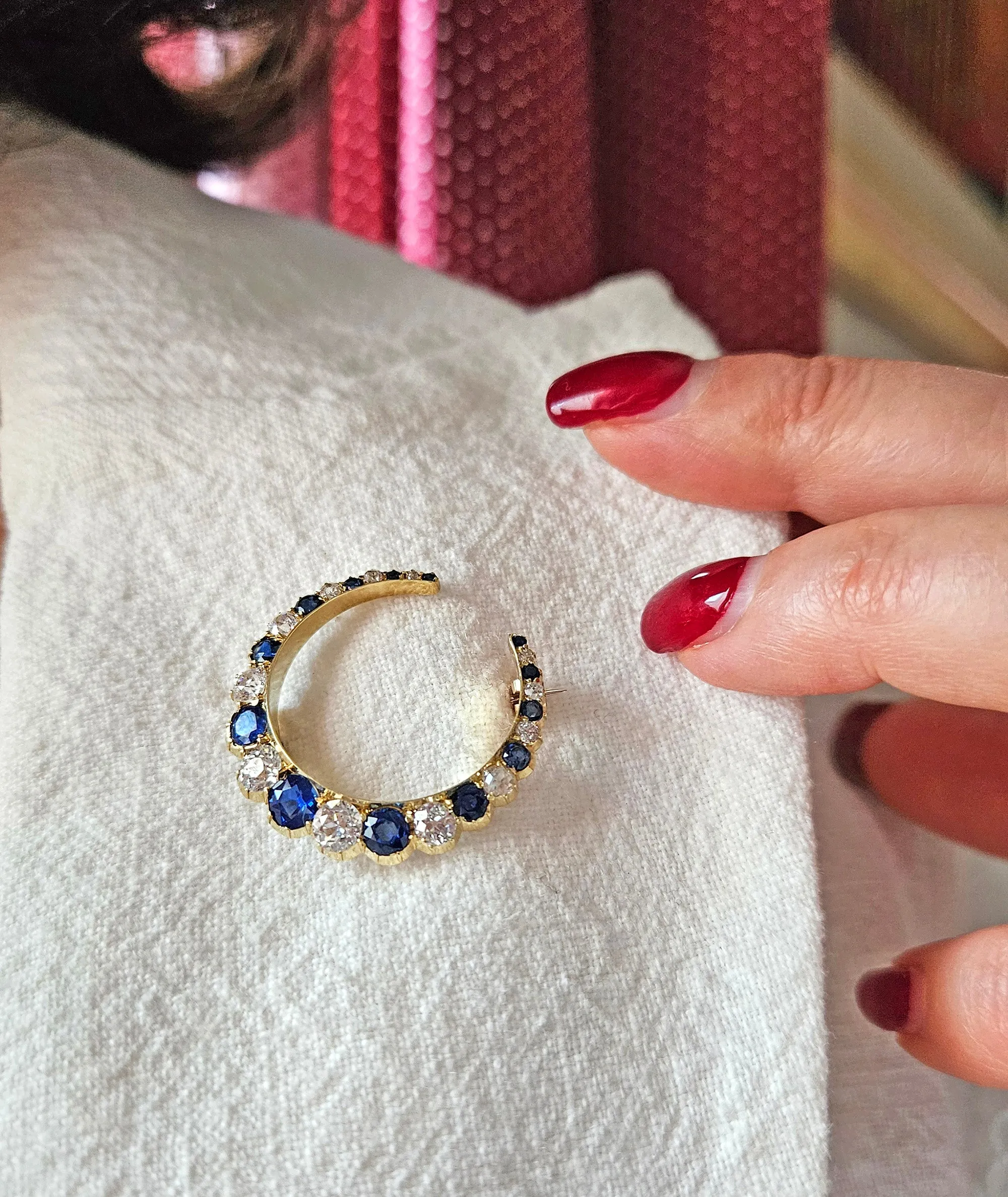 1900s Edwardian English GIA 3.0ctw Royal Blue Unheated Sapphires & Old Cut Diamonds Crescent Moon 14K Yellow Gold Brooch Pin