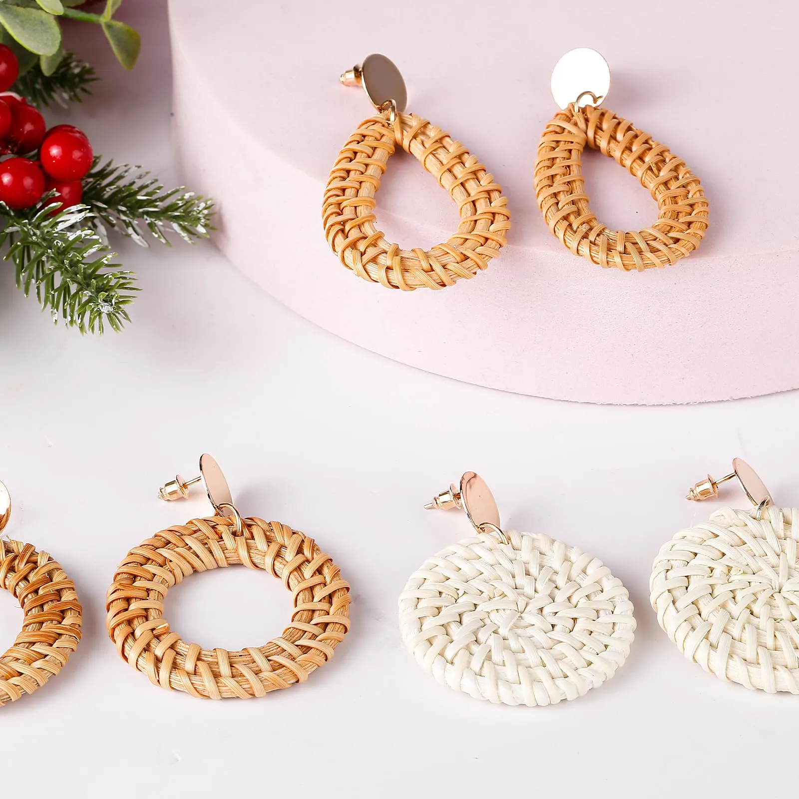 4 Pairs Rattan Earrings for Women Beach Earrings for Women Large Earrings Straw Earrings for Women Geometric Tassel Woven Bohemian Earrings Straw Wicker Braid Hoop Drop Dangle Earrings for Women