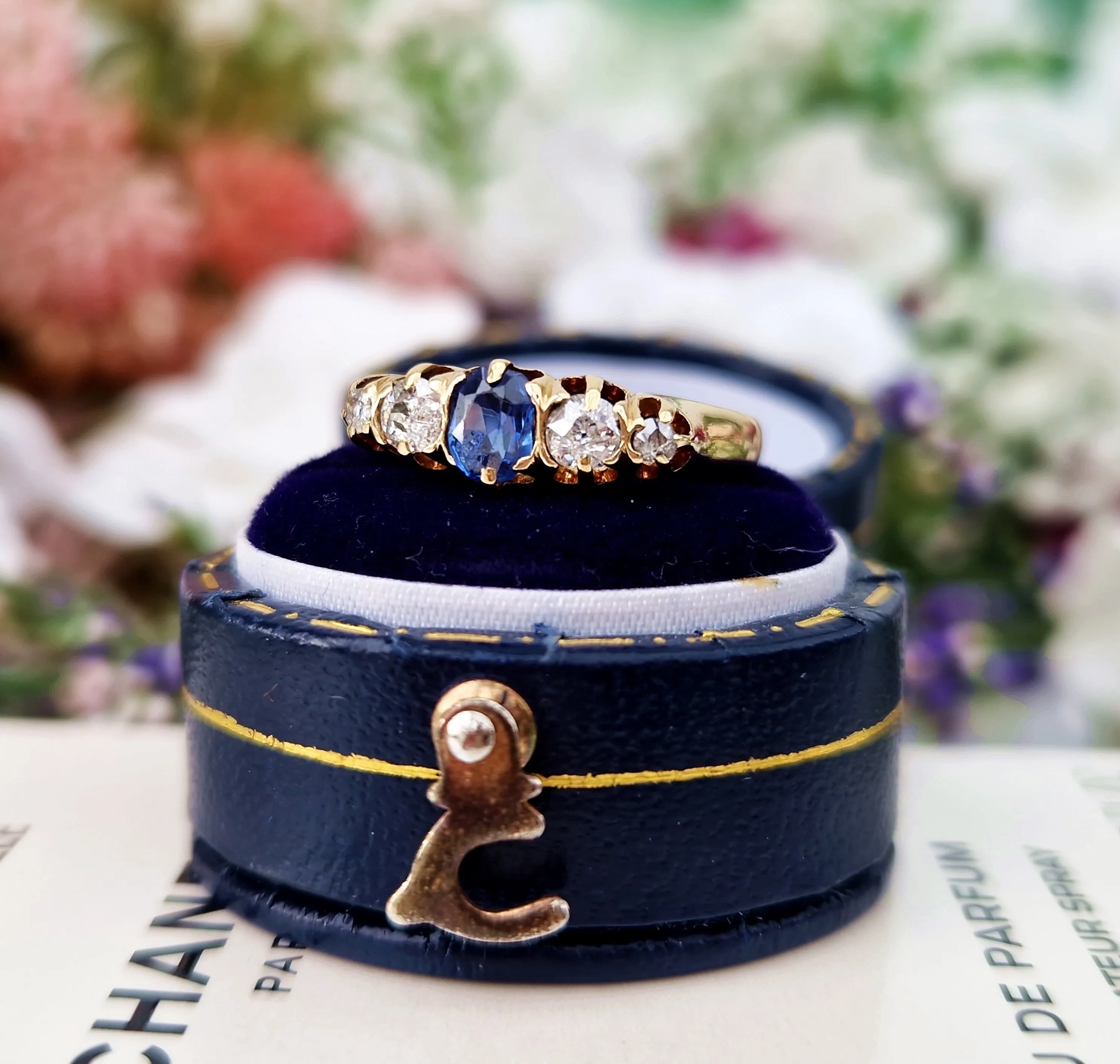 Antique 1887 Victorian 18ct Gold Classic Sapphire and Old Cut Diamond 5 Stone Band Ring / Size N or 7