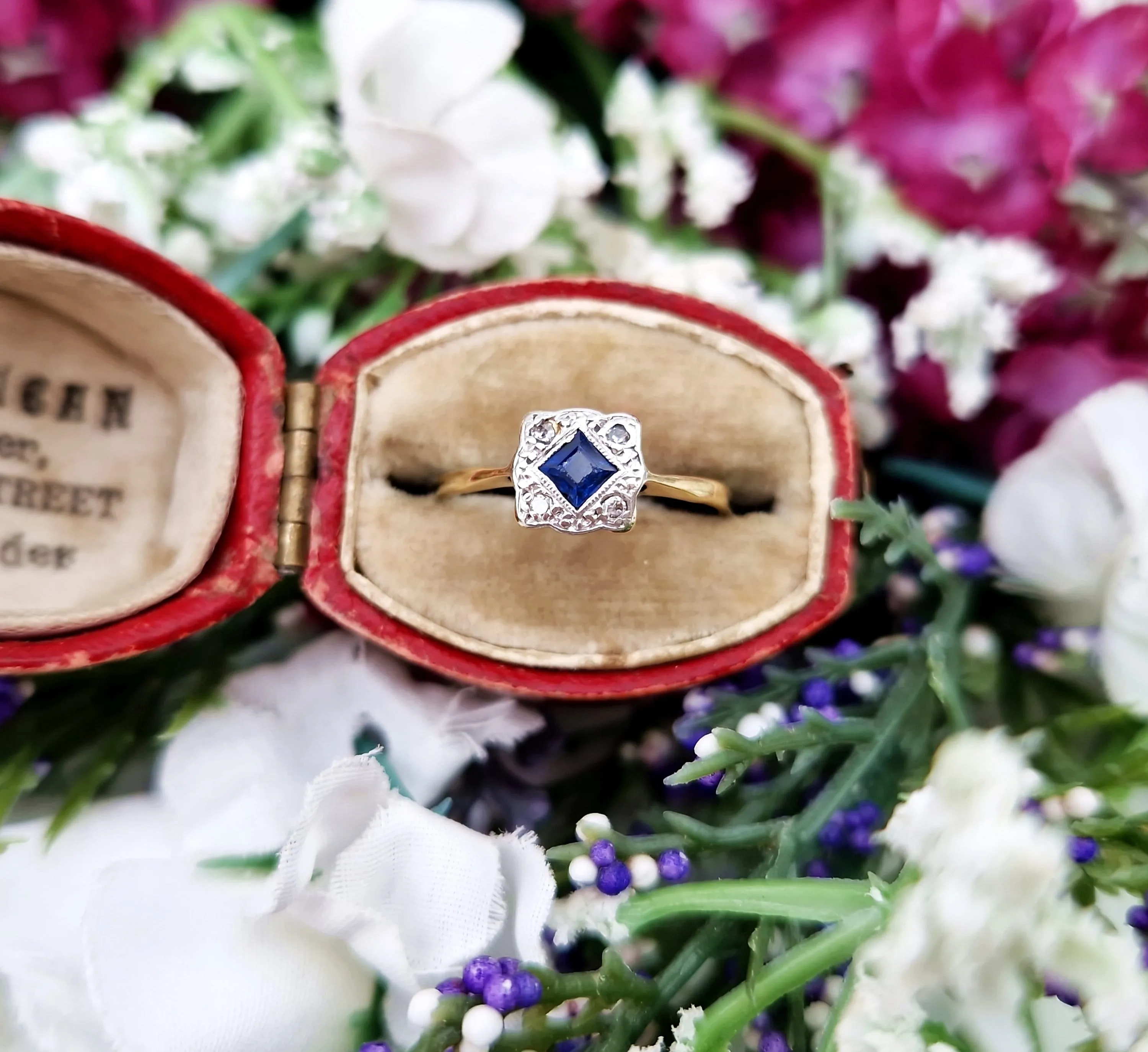 Antique Art Deco 18ct Gold & Platinum Sapphire and Diamond Cluster Ring / Size I or 4.5