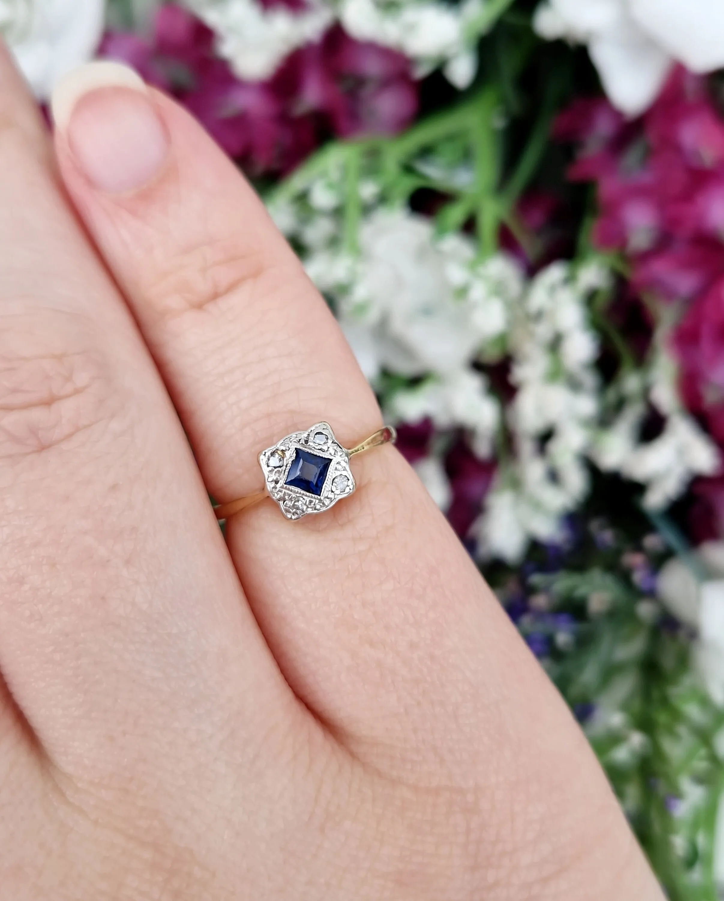 Antique Art Deco 18ct Gold & Platinum Sapphire and Diamond Cluster Ring / Size I or 4.5