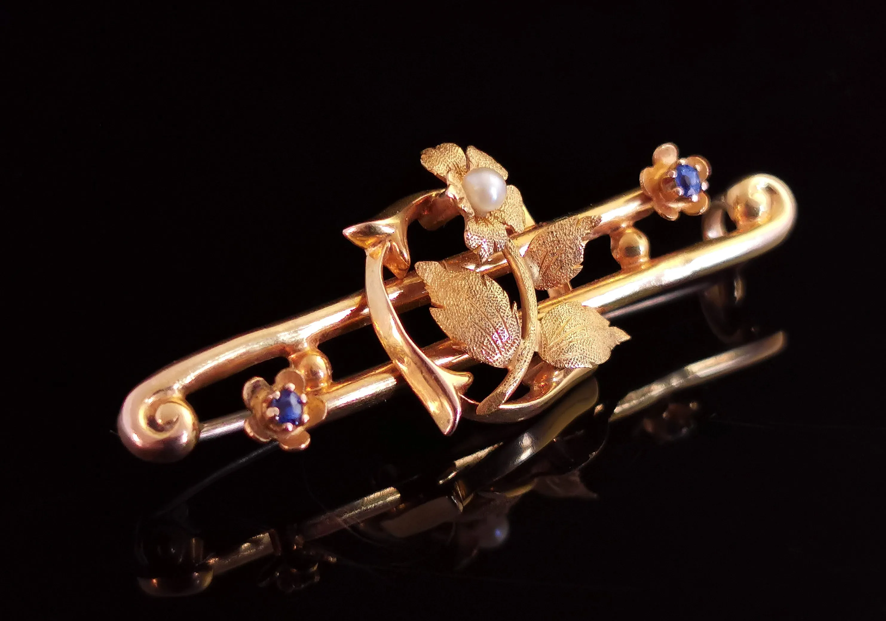 Antique Art Nouveau Sapphire and Pearl flower brooch, 15ct gold, Boxed