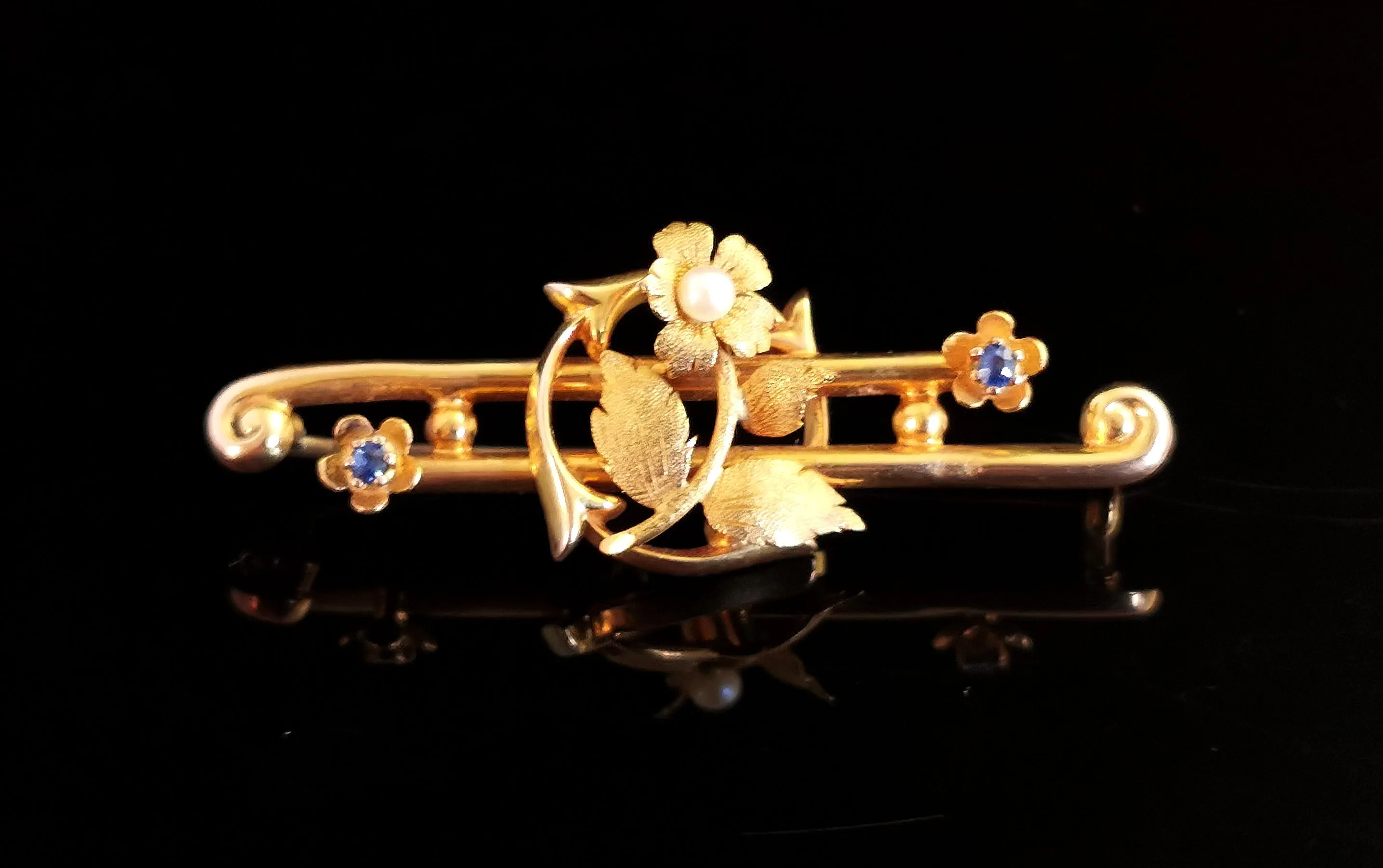Antique Art Nouveau Sapphire and Pearl flower brooch, 15ct gold, Boxed