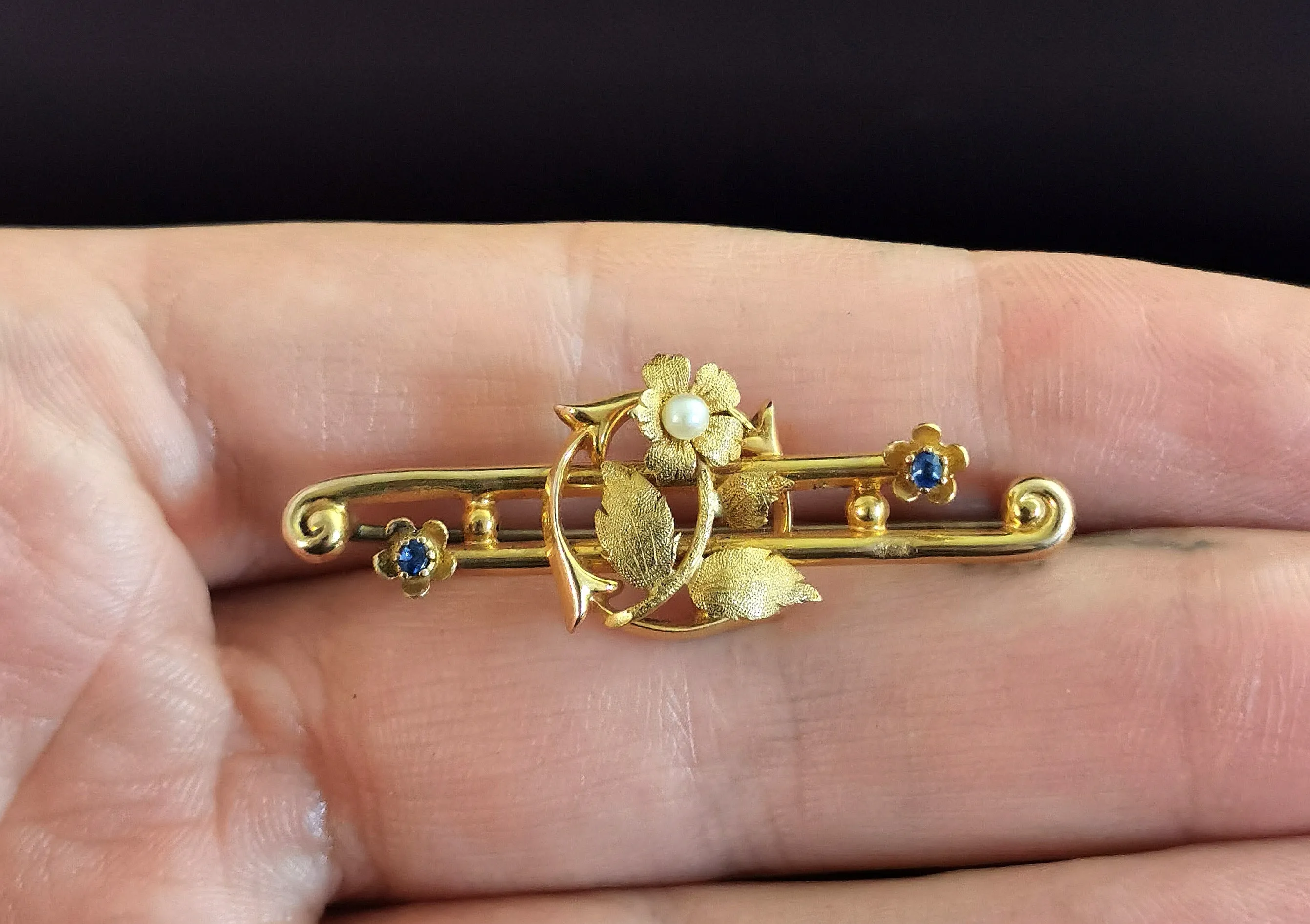 Antique Art Nouveau Sapphire and Pearl flower brooch, 15ct gold, Boxed