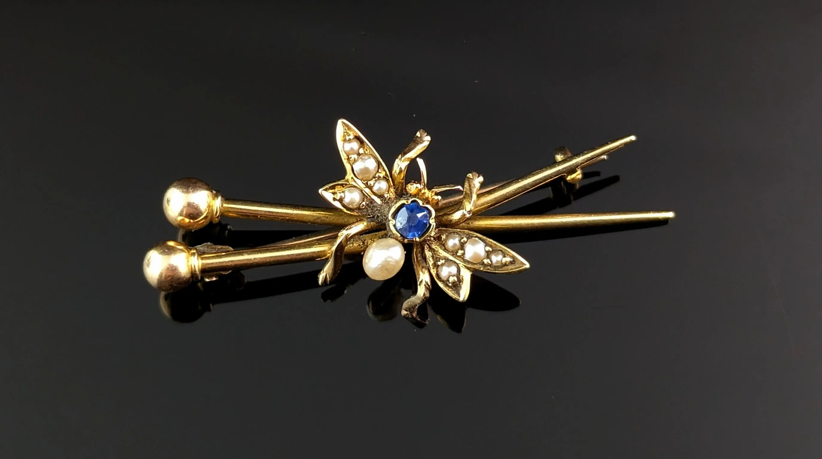 Antique fly brooch, crossed needles, Sapphire and Pearl, 15k gold