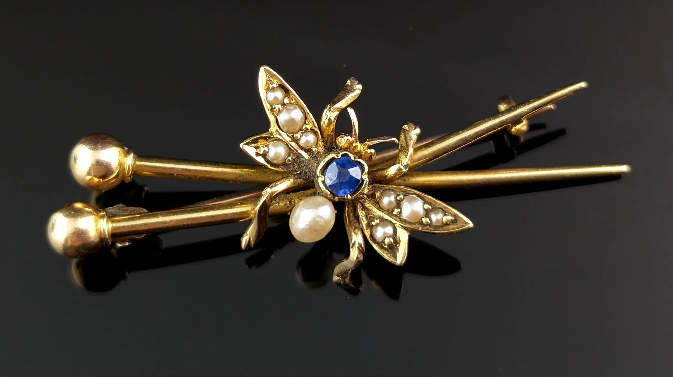 Antique fly brooch, crossed needles, Sapphire and Pearl, 15k gold