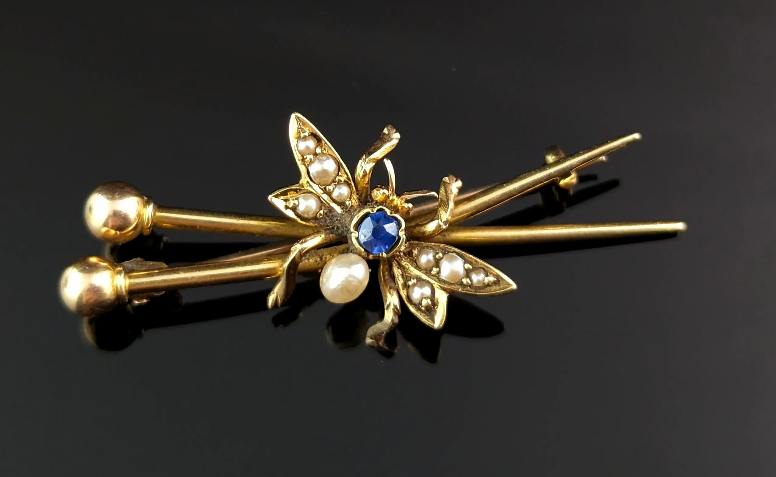 Antique fly brooch, crossed needles, Sapphire and Pearl, 15k gold