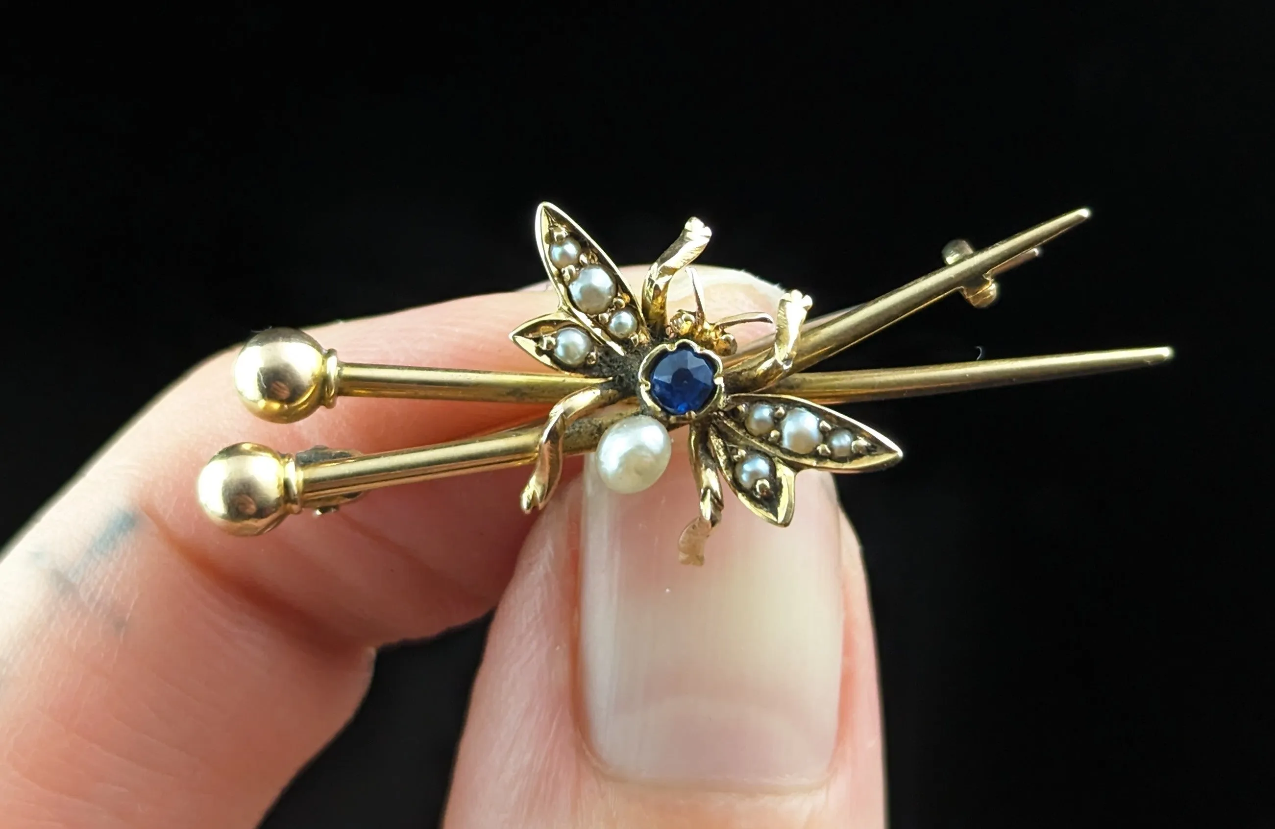 Antique fly brooch, crossed needles, Sapphire and Pearl, 15k gold