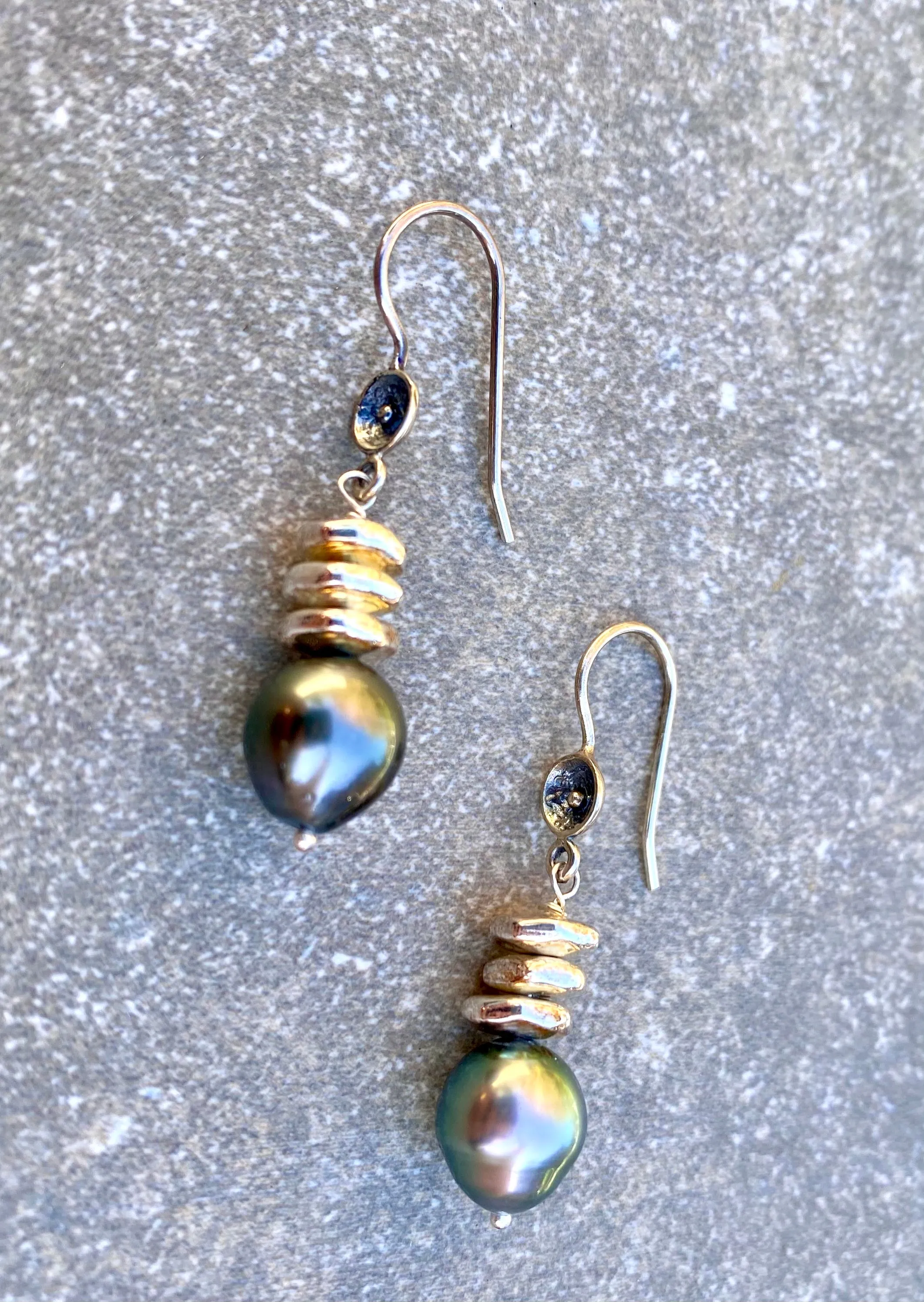 Black Pearl Drop Earring