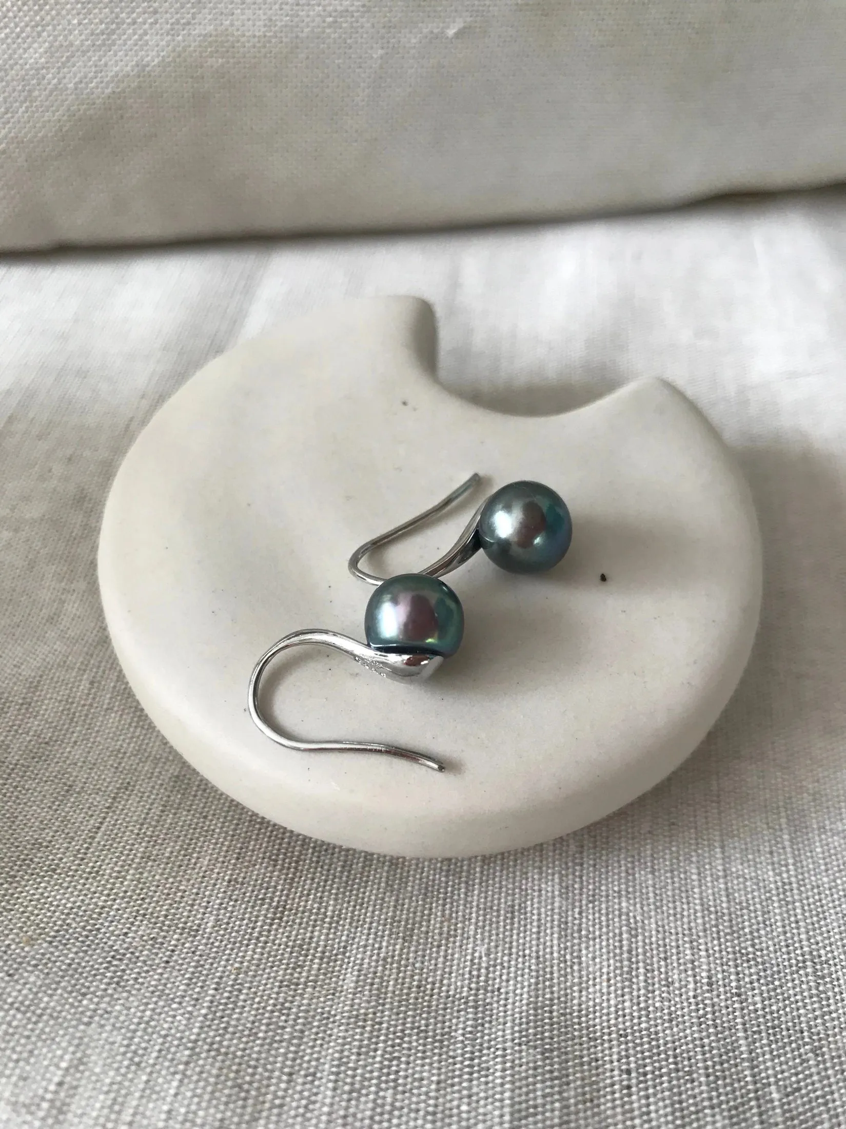 Black Pearl Droplet Earrings