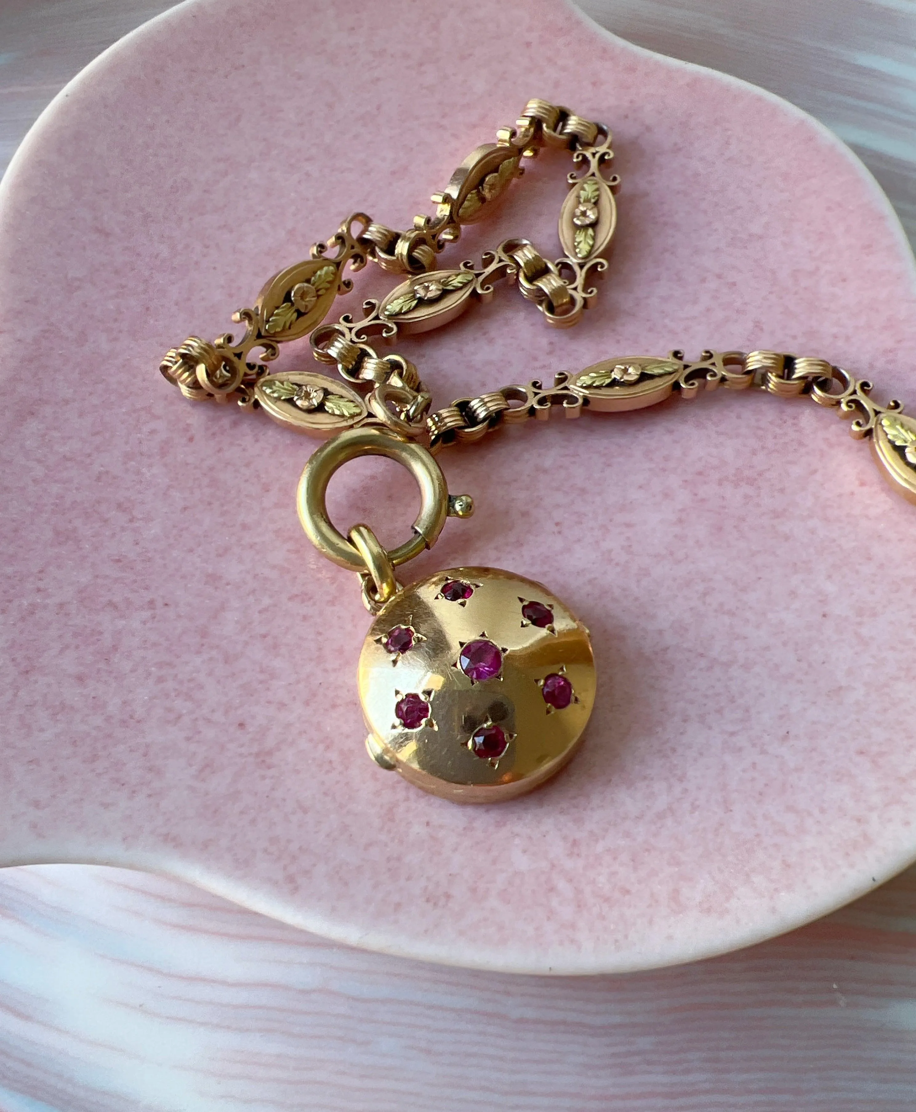 Celestial French Vintage 1950s 18K gold ruby stars bombé photo locket