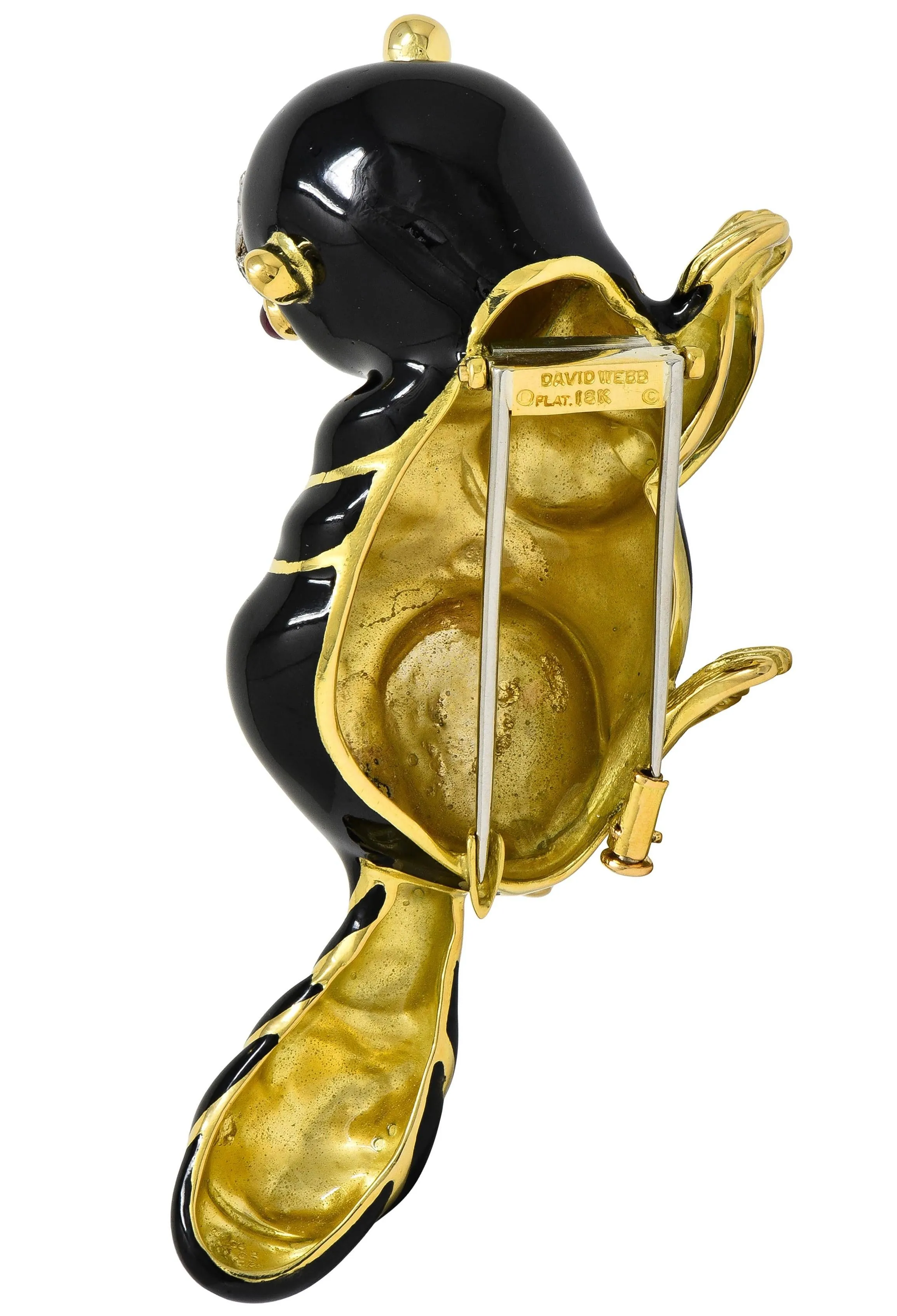 David Webb 1965 Diamond Ruby Enamel Platinum 18 Karat Yellow Gold Vintage Beaver Brooch