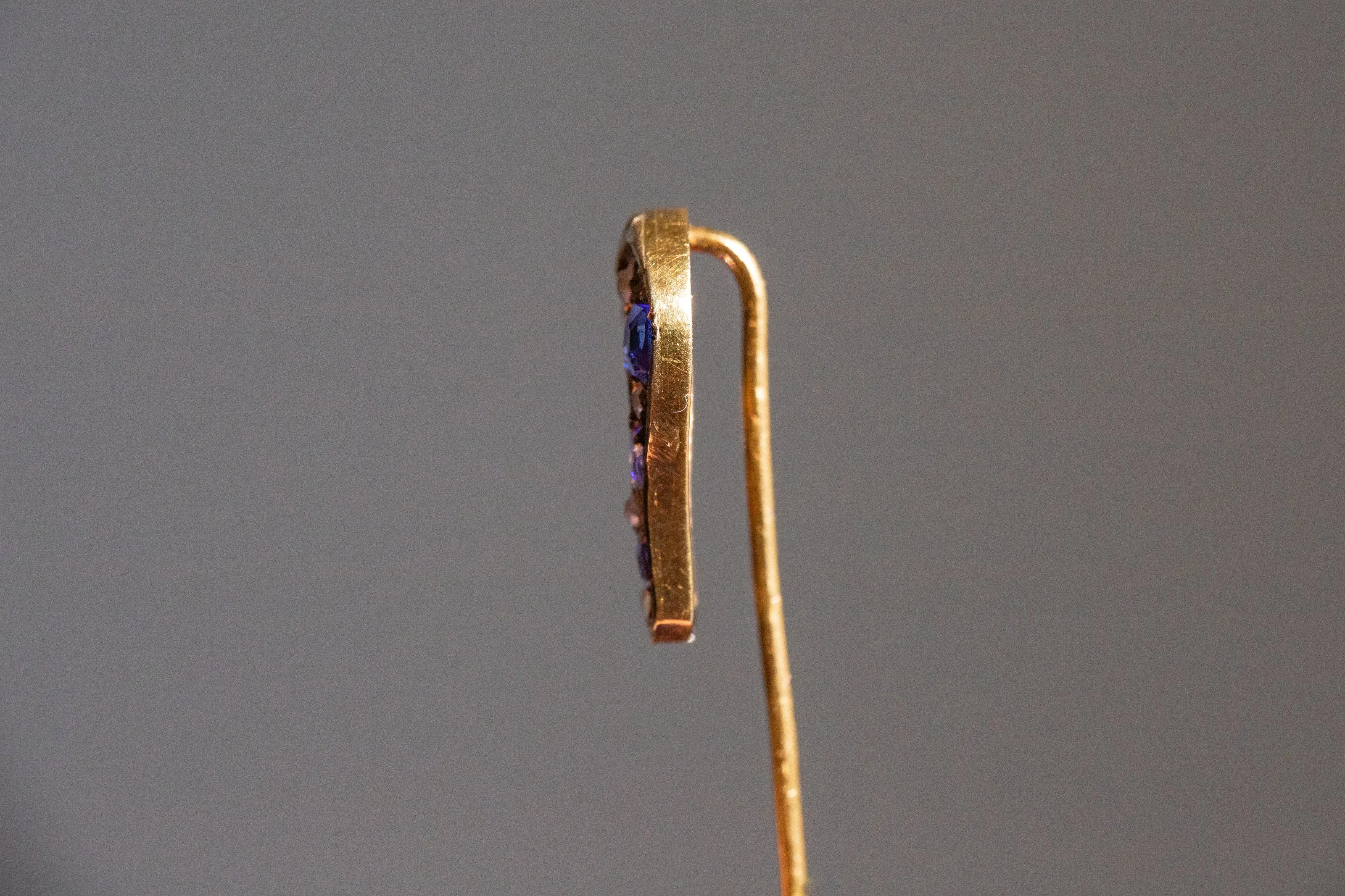 Early Victorian High Karat Gold 0.78 CTW Cornflower Spinel & Seed Pearl Horseshoe Stick Pin
