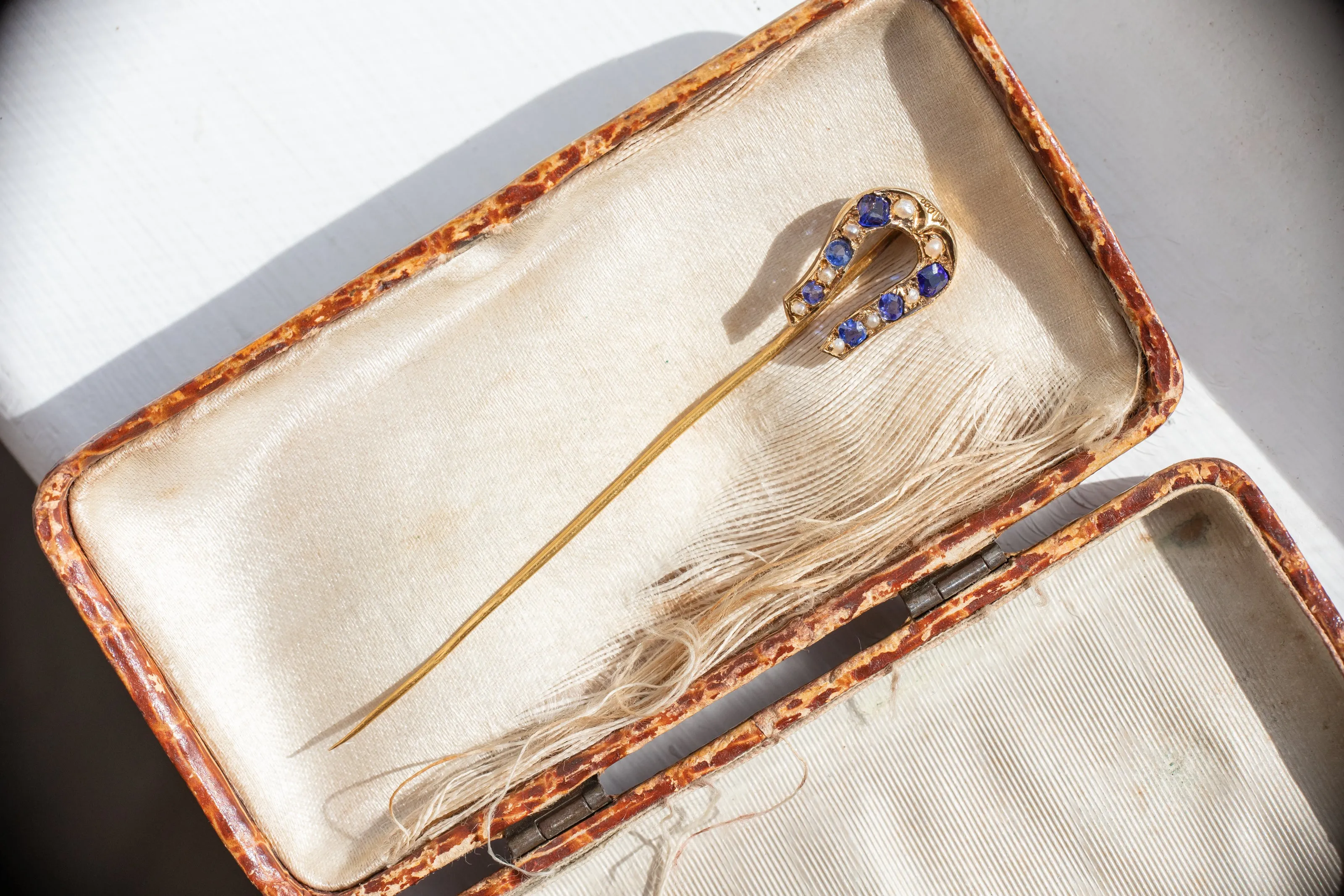 Early Victorian High Karat Gold 0.78 CTW Cornflower Spinel & Seed Pearl Horseshoe Stick Pin
