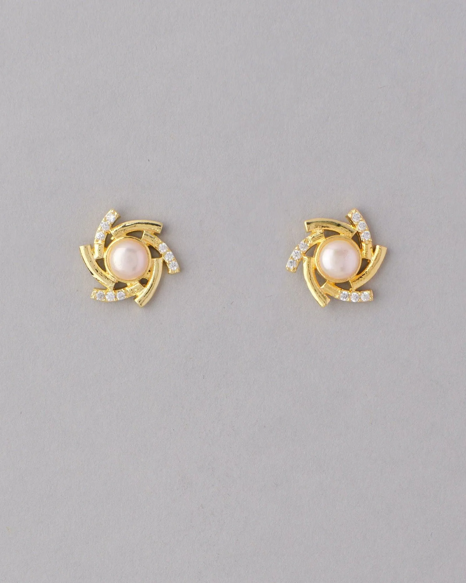 Floral Pearl Stud Earring