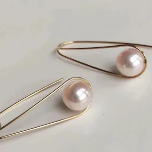 Hook Collection 6.5-7.0 mm Akoya Pearl Dangle Earrings Mounted on 18-Karat Gold