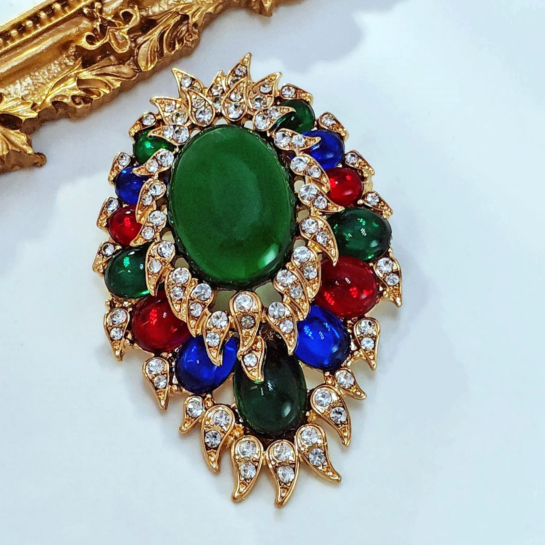 INDIA Vintage Style Cluster Imitated EMERALD CABOCHON Brooch Pin Costume Jewelry