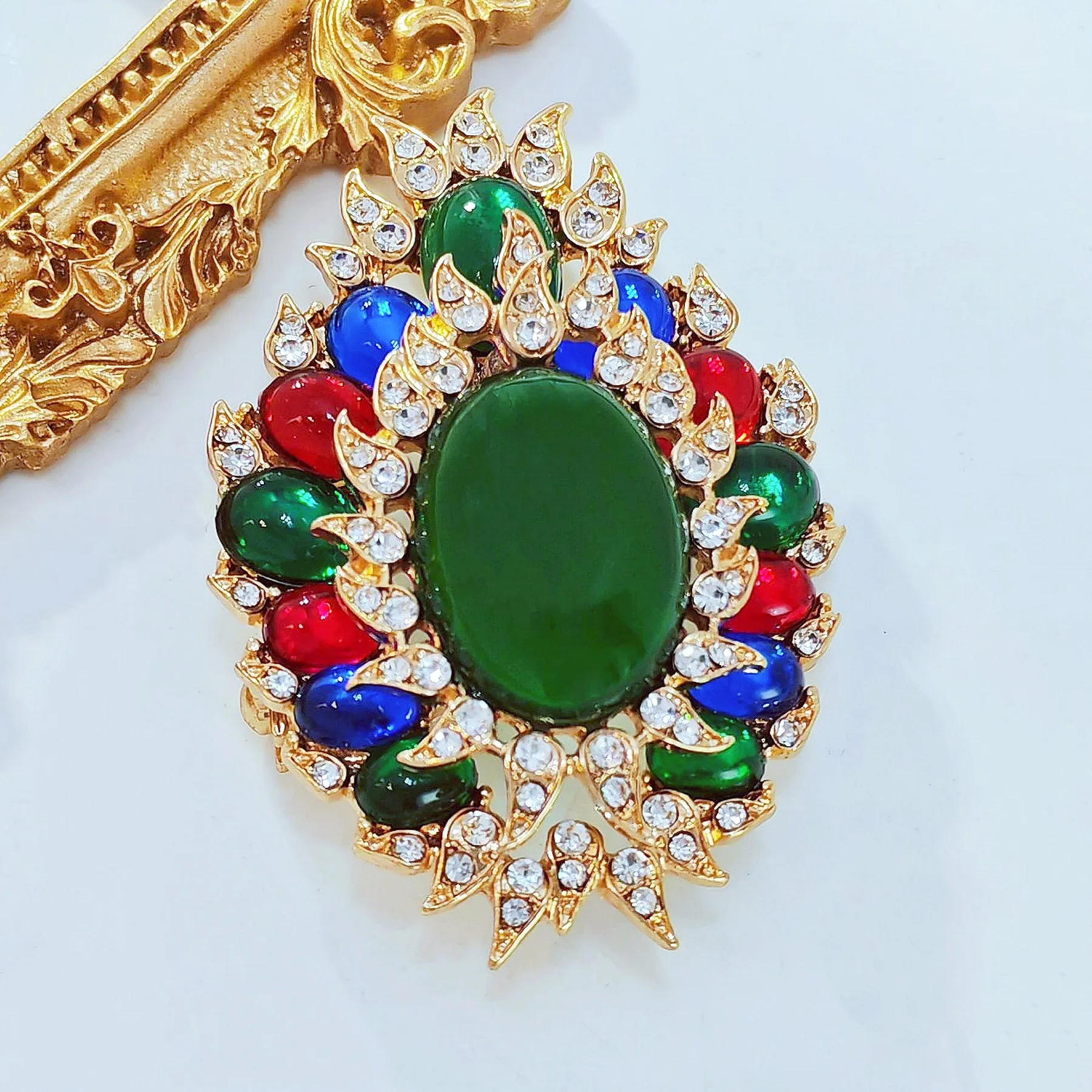 INDIA Vintage Style Cluster Imitated EMERALD CABOCHON Brooch Pin Costume Jewelry