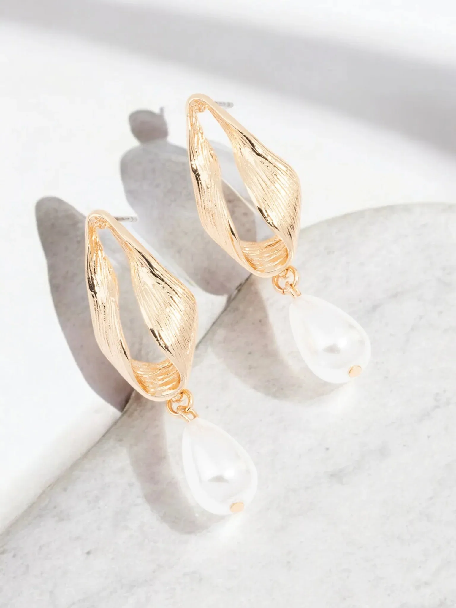 Lois Earring