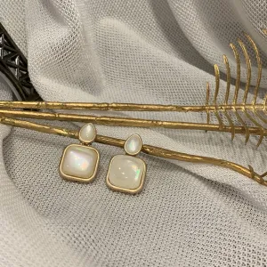 London Style Dangle earrings