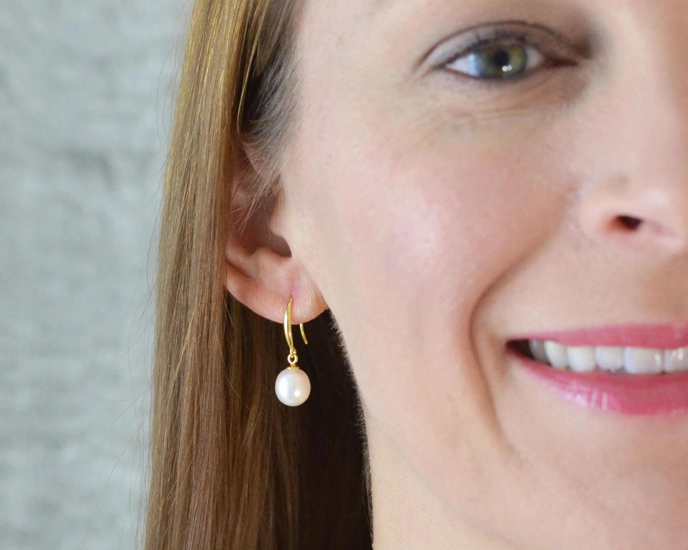 PEARL DROP EARRINGS - GOLD