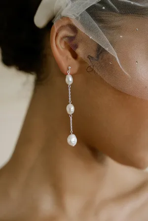 Penny Baroque Pearl Medium Drop Earrings - Silver/Gold