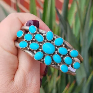 " Ola " Vintage Sleeping Beauty Cuff