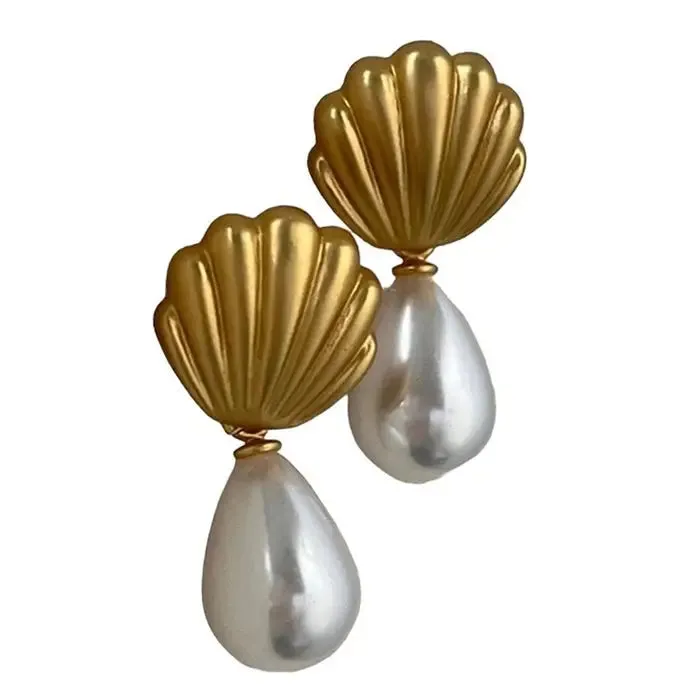 Shell Pearl Drop Earrings for Elegant Style and Sophistication
