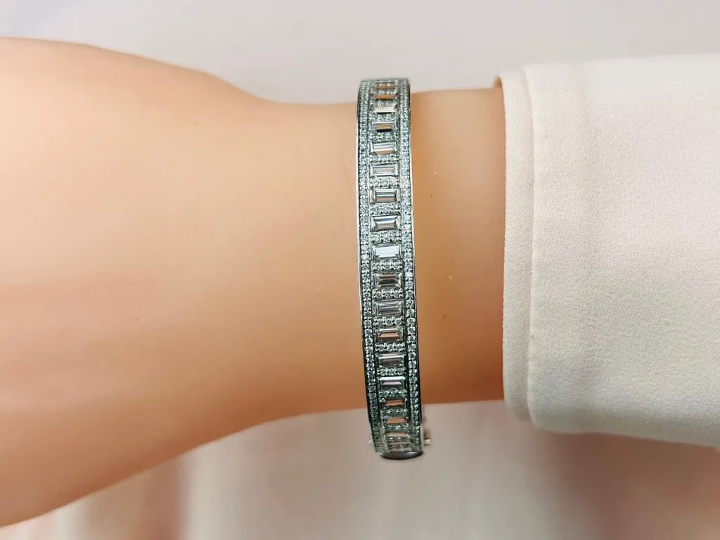 Sleek And Stylish Baguette Bangle Diamond  with 4.30 ct.(finished) 4x2mm, 1.1mm