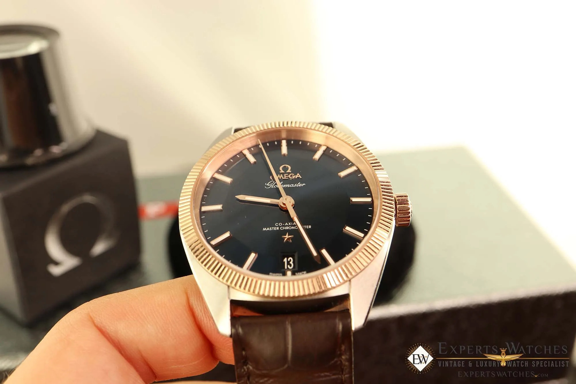 Sold!!! Omega Constellation Globemaster Sedna Gold Steel Watch 130.20.39.21.03.001 Blue