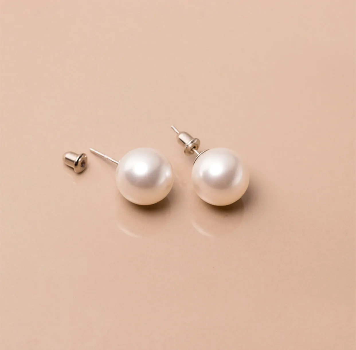Solitaire Pearl Stud Earrings-SS083