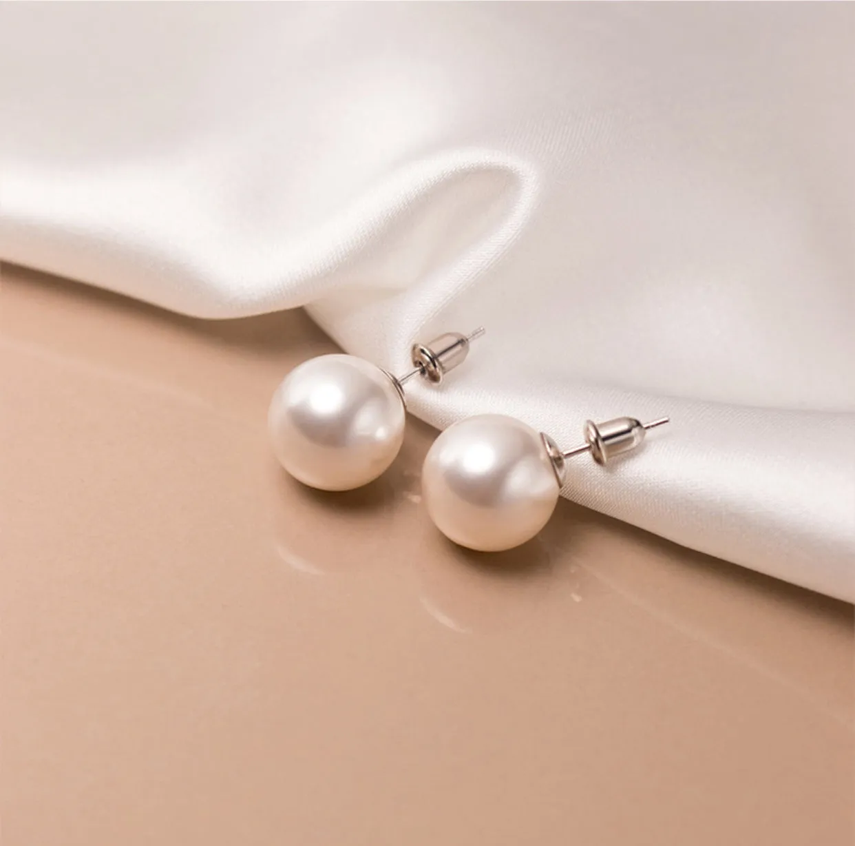Solitaire Pearl Stud Earrings-SS083
