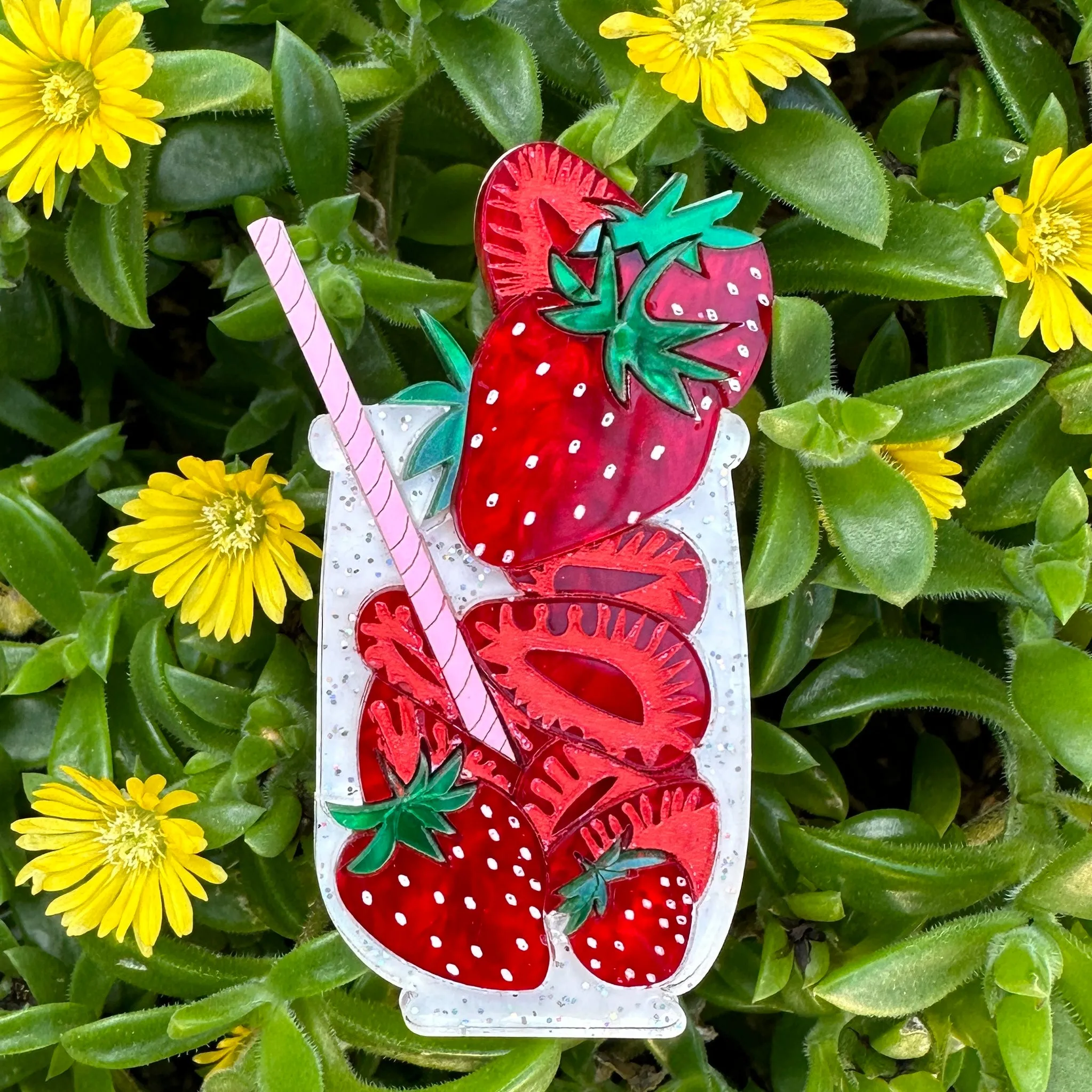 Strawberry drink 🍓 - brooch