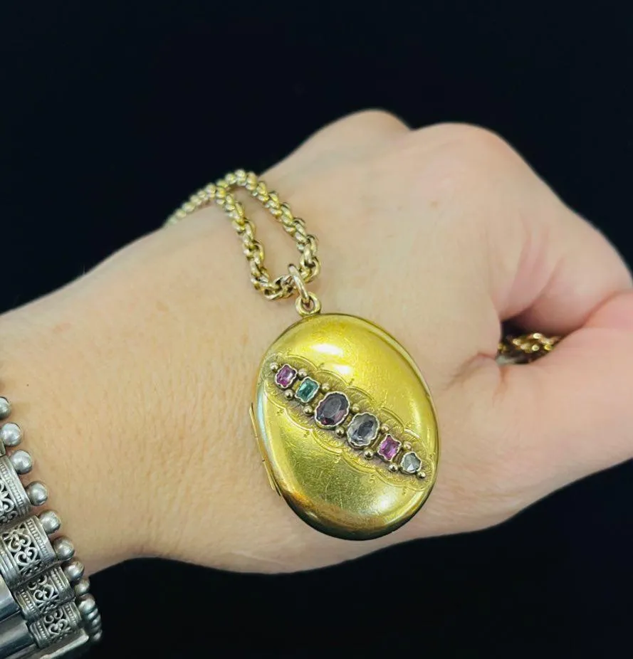 Victorian 15ct Yellow Gold REGARD Oval Locket