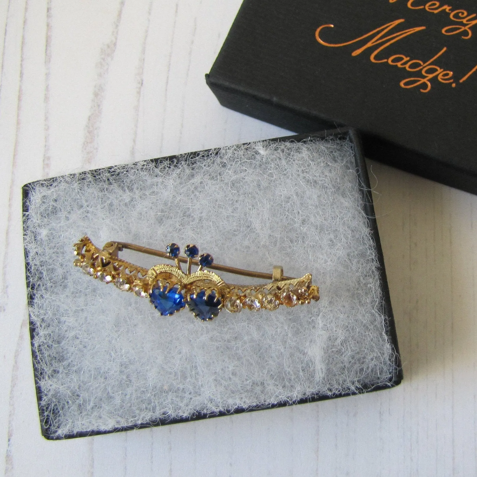 Victorian 9ct Gold and Blue Iolite Sweetheart Brooch