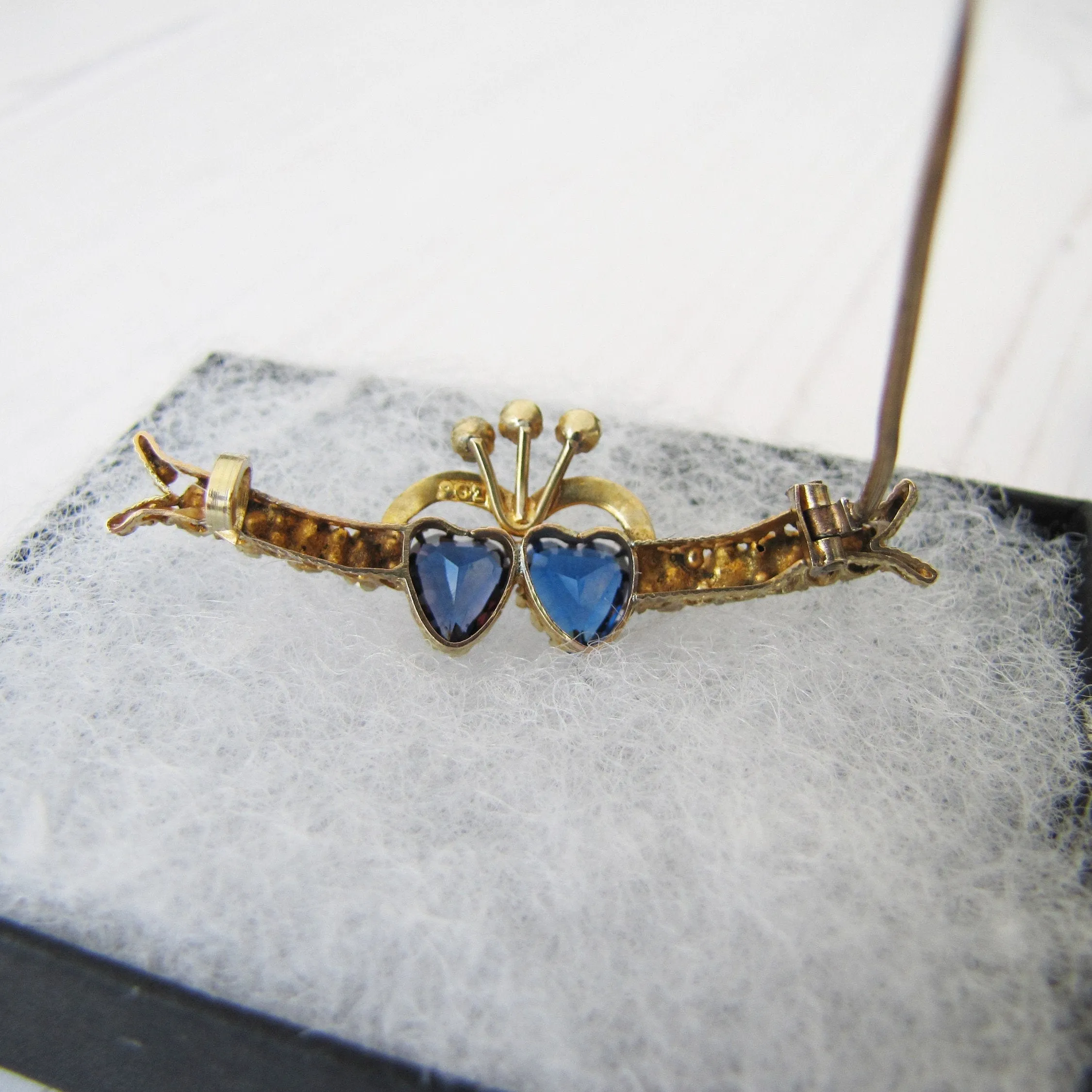 Victorian 9ct Gold and Blue Iolite Sweetheart Brooch