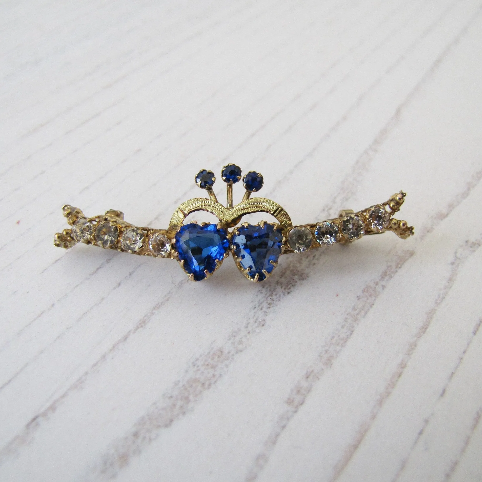 Victorian 9ct Gold and Blue Iolite Sweetheart Brooch