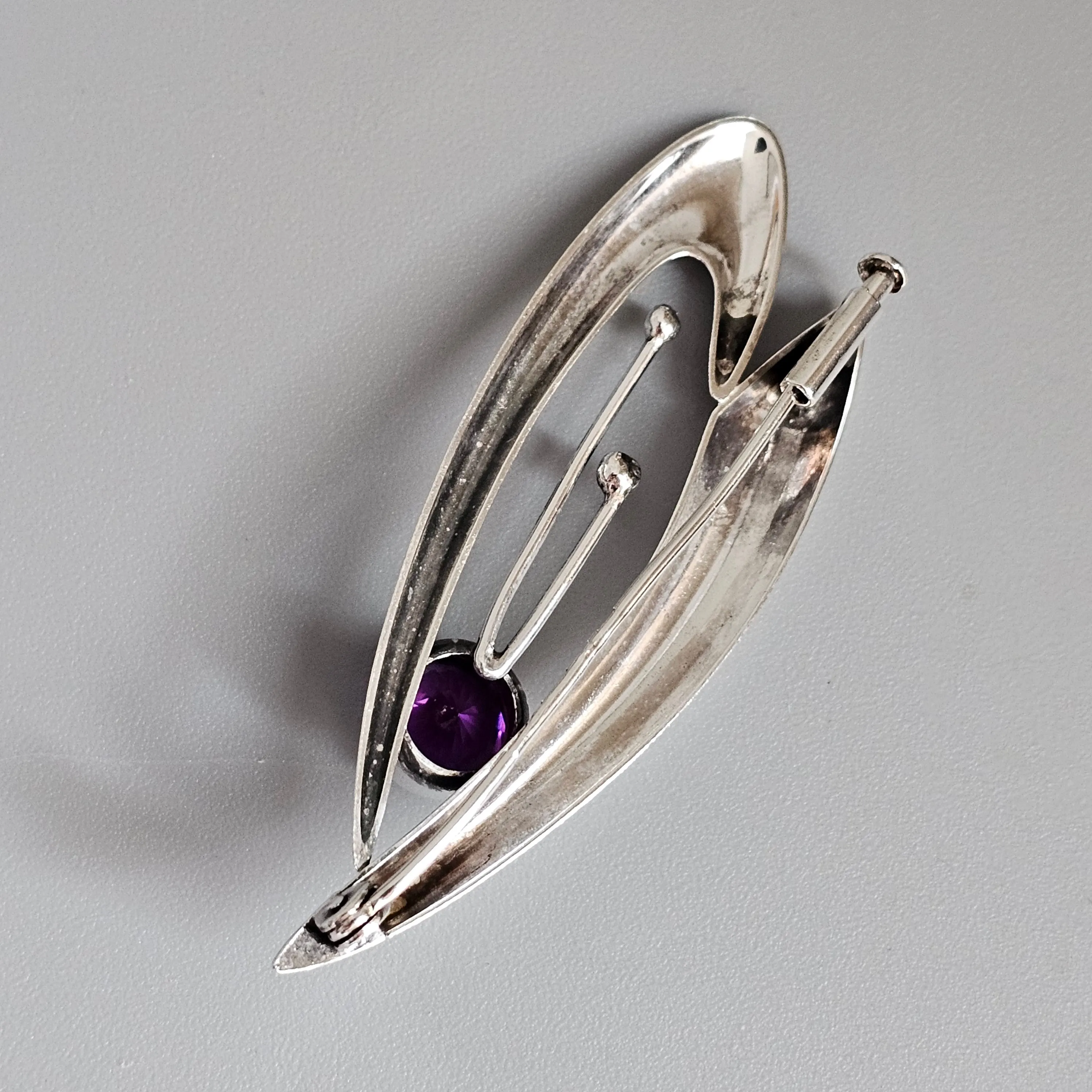 Vintage 1970 Finnish Modernist Sterling Silver Brooch with Lab-Created Purple Sapphire by Kultaseppä Salovaara 1975
