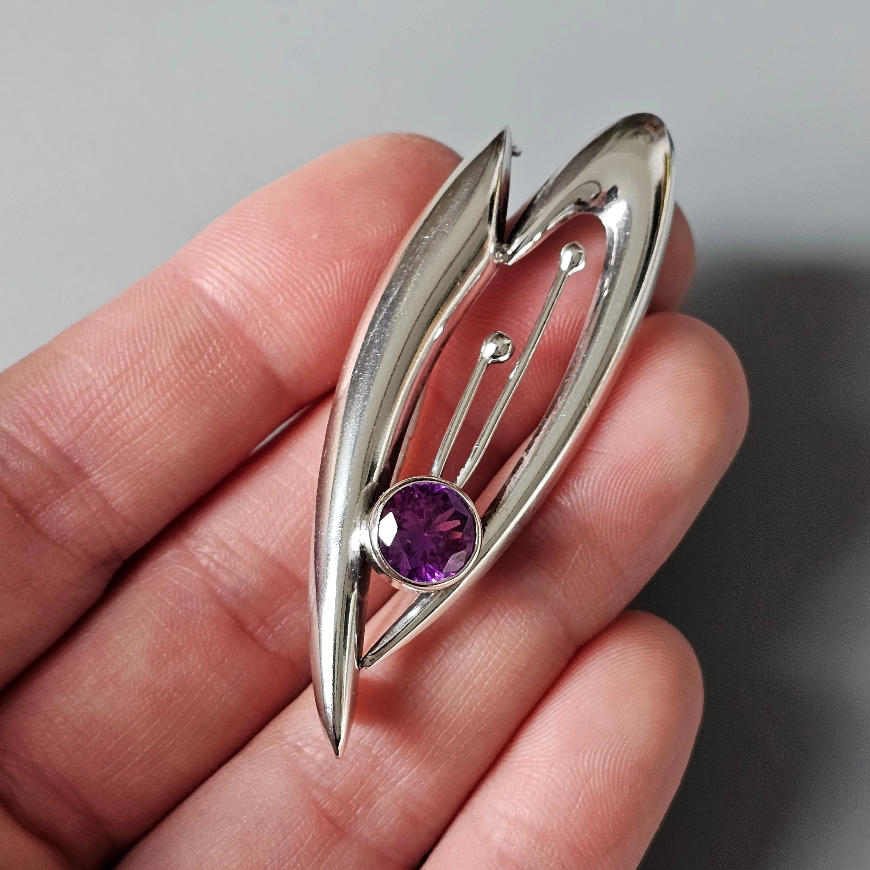 Vintage 1970 Finnish Modernist Sterling Silver Brooch with Lab-Created Purple Sapphire by Kultaseppä Salovaara 1975