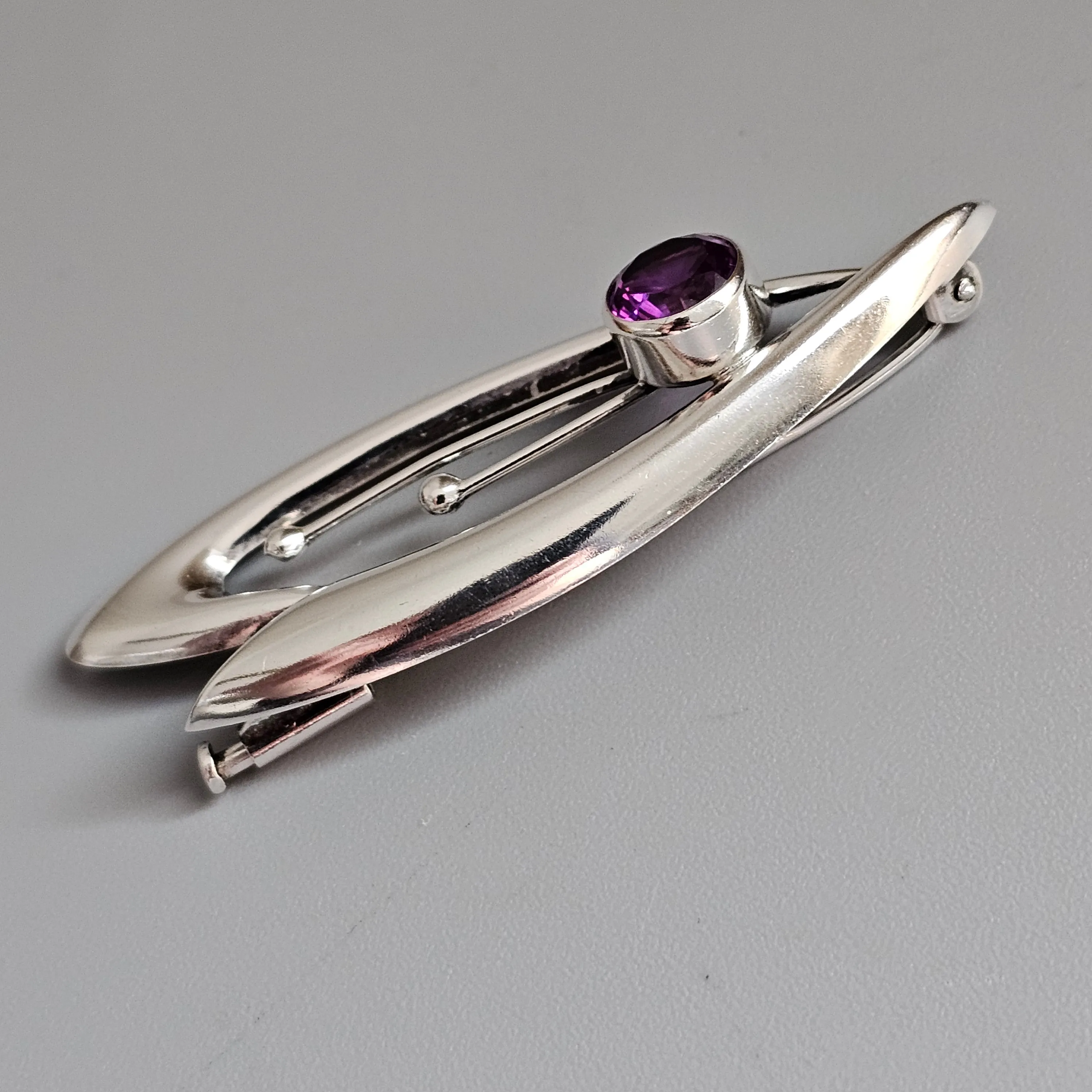 Vintage 1970 Finnish Modernist Sterling Silver Brooch with Lab-Created Purple Sapphire by Kultaseppä Salovaara 1975