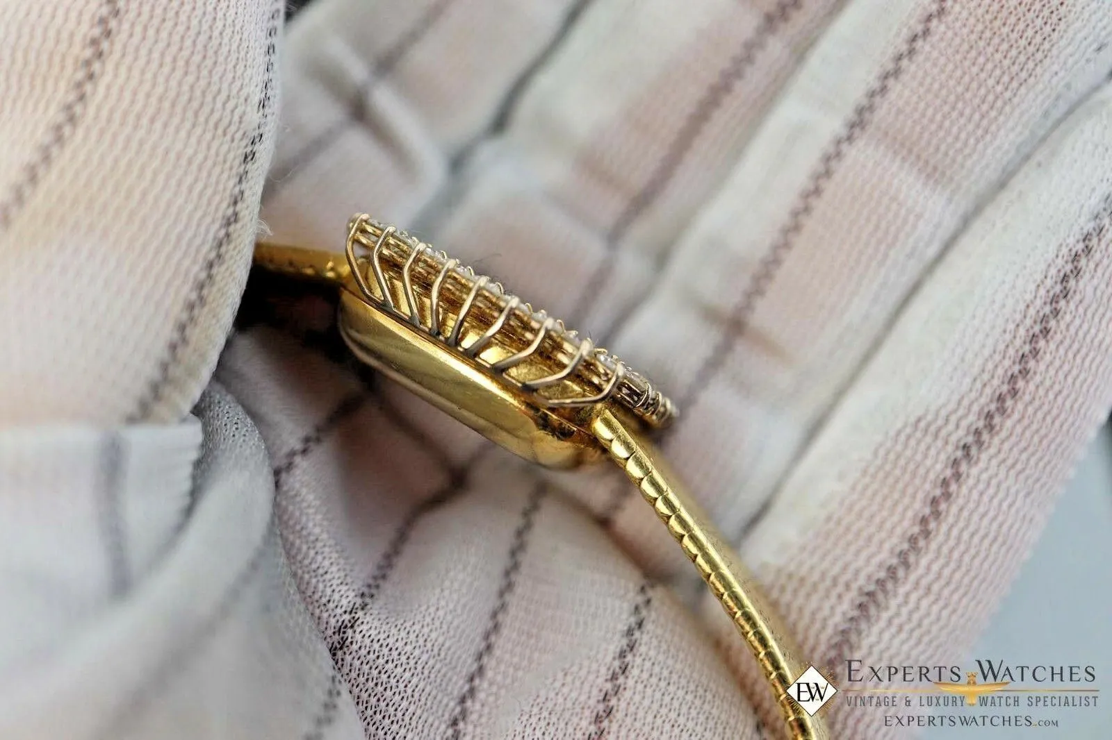 Vintage OMEGA Ladies  DE VILLE Automatic 32 Diamonds 18K Gold Watch Ref 8298 195