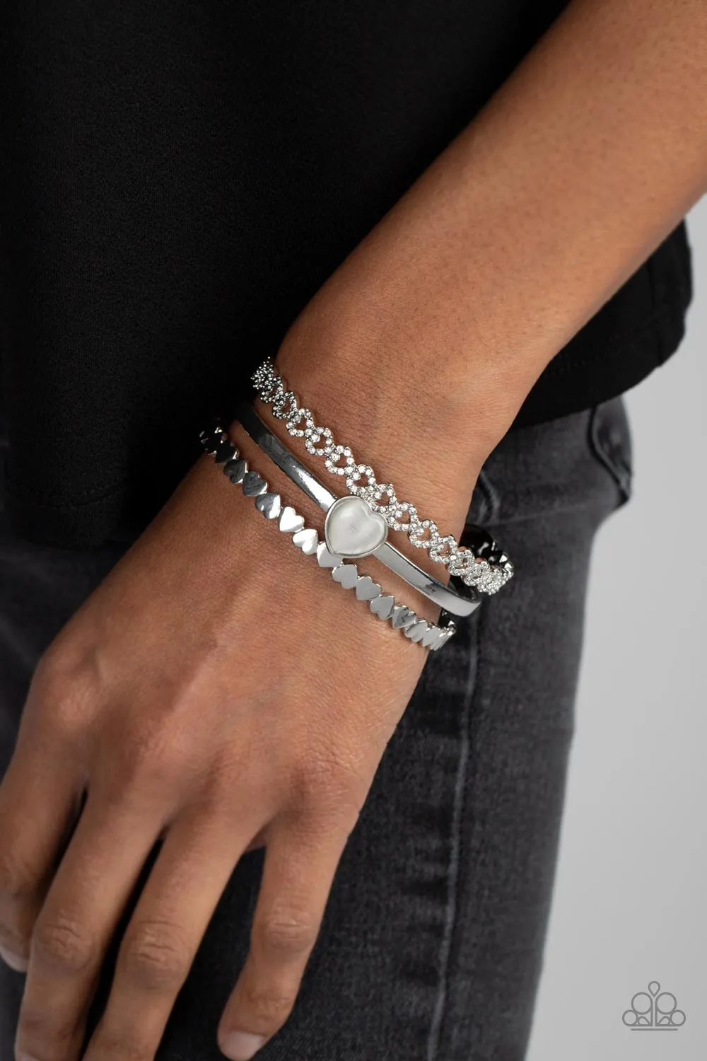 You Win My Heart - White (Rhinestone Heart) Bracelet